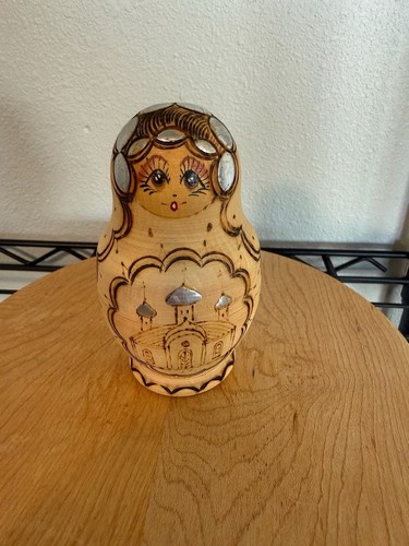 Russian matryoshka nesting - russian,